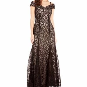 Elegant Shoulder Baring Sweetheart Neckline evening gown.